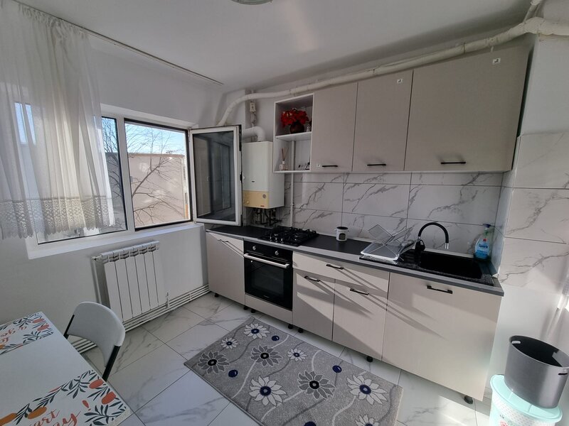 1 Decembrie 1918 Metrou, apartament 2 camere de vanzare.