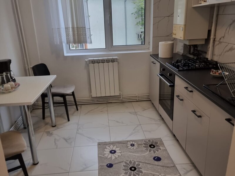 1 Decembrie 1918 Metrou, apartament 2 camere de vanzare.